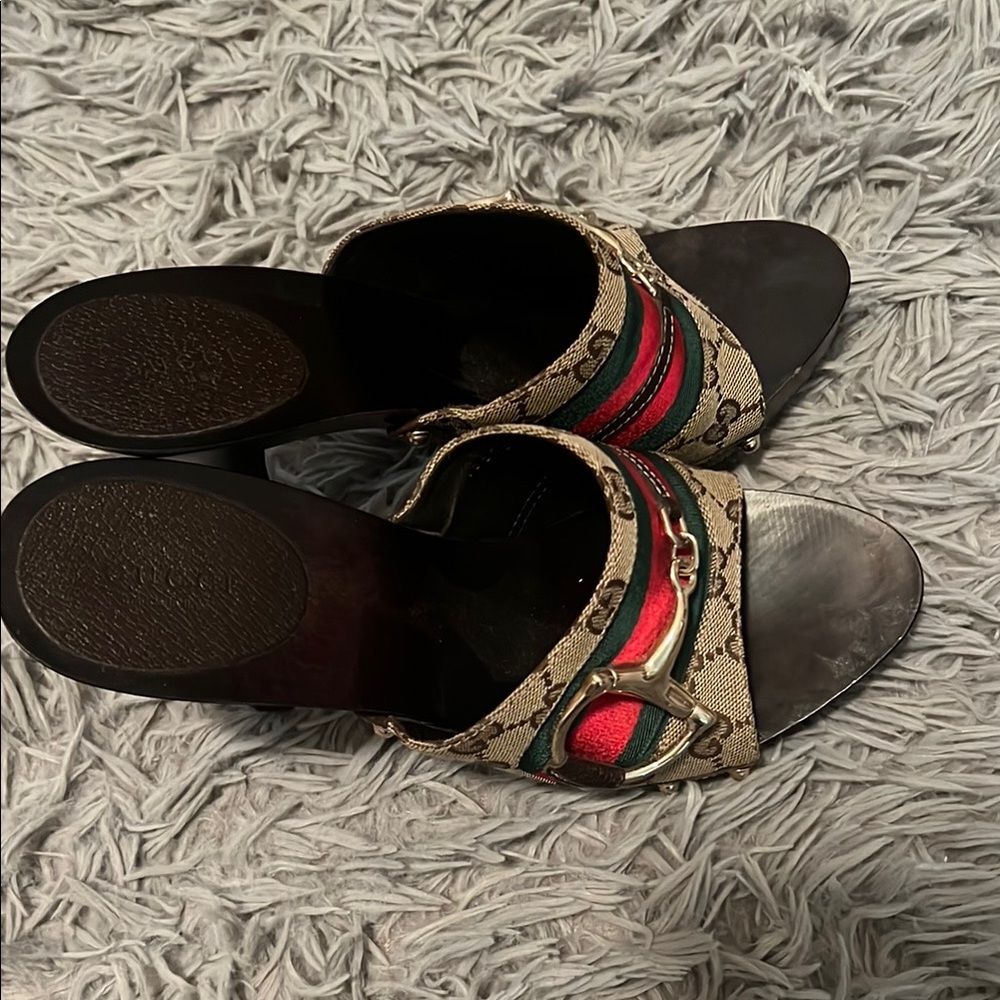 Gucci Red and Green Mules with Flat Sole and Round Toe - Picture 3 of 4